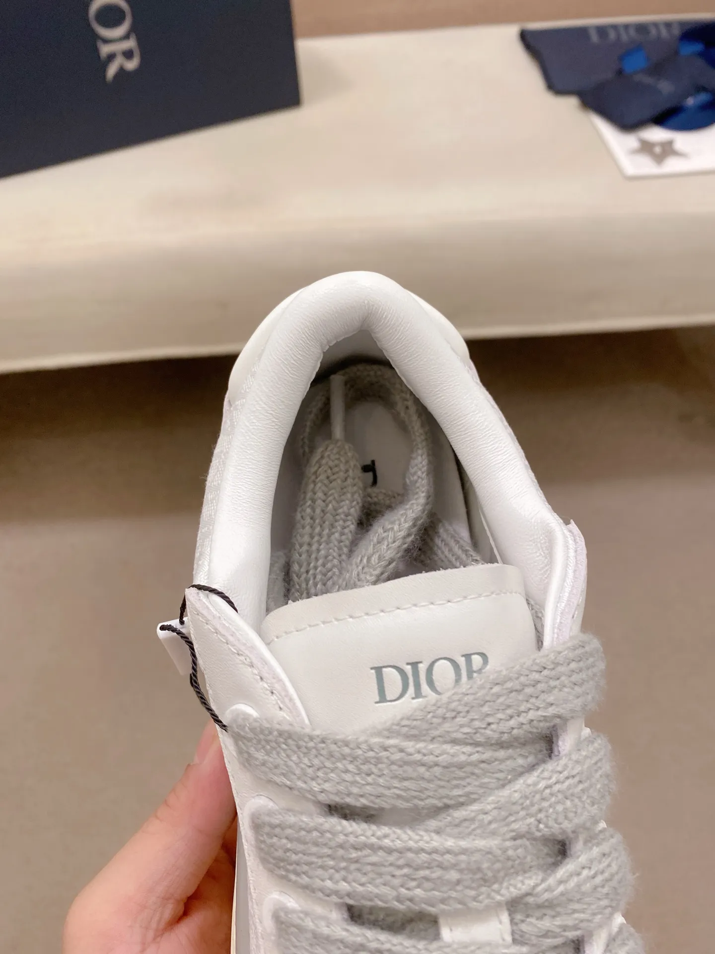 Factory price: 300 Men's shoes 💰[Dior·Dior] Top 🔍Couple style 💏🔍New casual sports style couple shoes, new four-season design, perfect workmanship, lace-up lazy style to create cabinet quality, upper: imported first-layer cowhide, sheepskin lining is soft and comfortable, ultra-light TPU wear-resistant outsole, simple, versatile fashion men's shoes, excellent color code number 35--44
